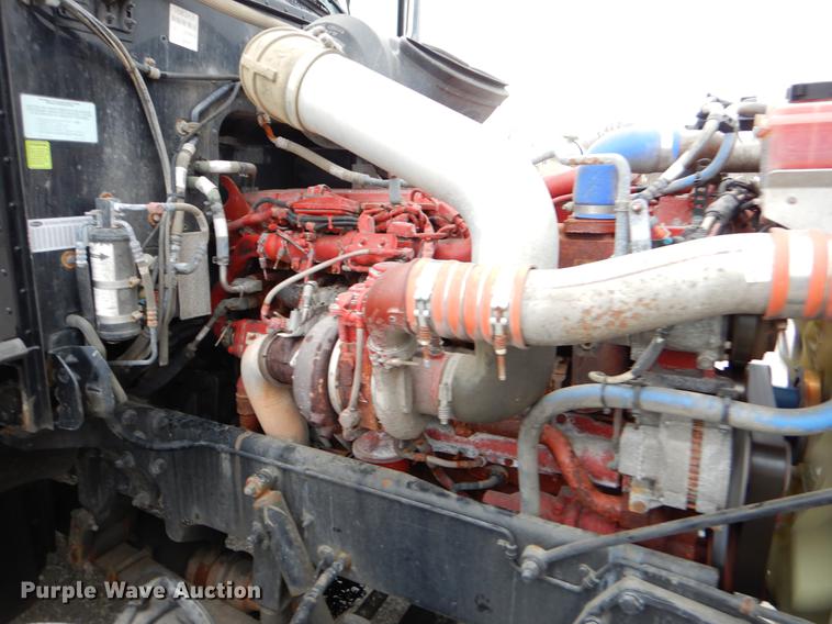 image for item EJ9924 2013 Peterbilt 386 semi truck
