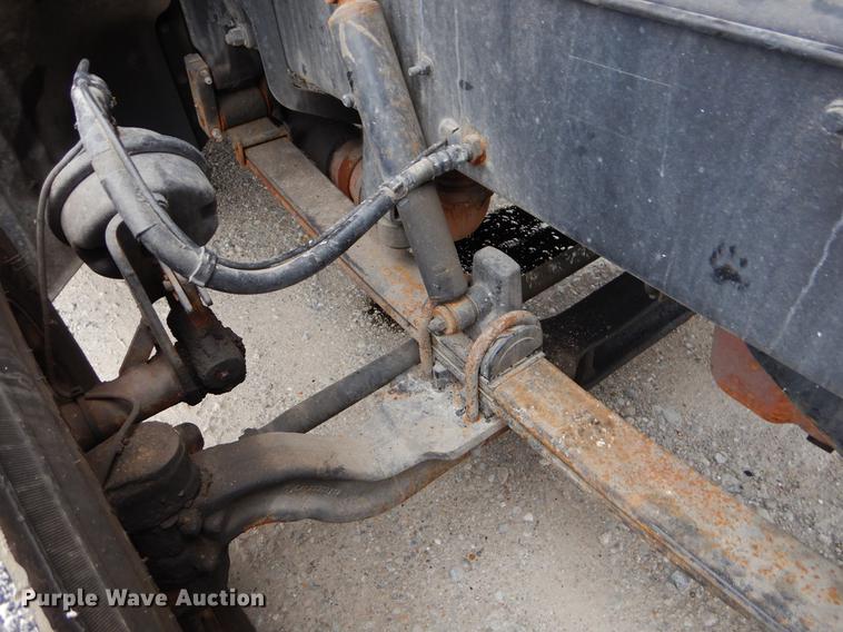 image for item EJ9924 2013 Peterbilt 386 semi truck