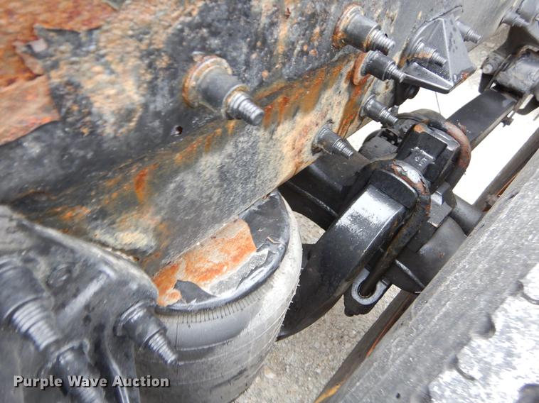 image for item EJ9924 2013 Peterbilt 386 semi truck