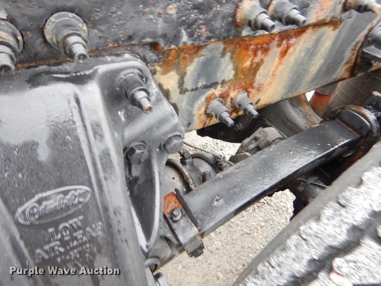 image for item EJ9924 2013 Peterbilt 386 semi truck