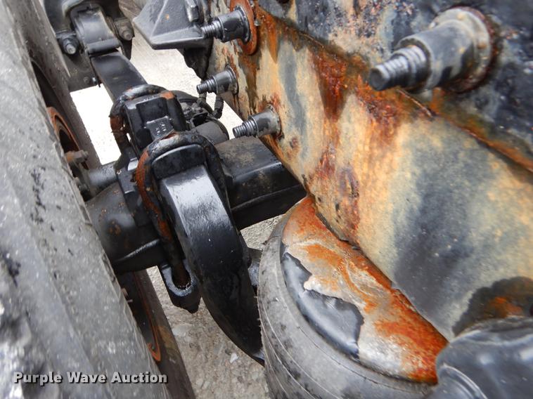 image for item EJ9924 2013 Peterbilt 386 semi truck