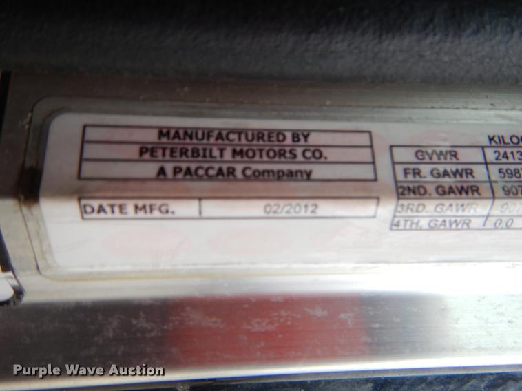 image for item EJ9924 2013 Peterbilt 386 semi truck
