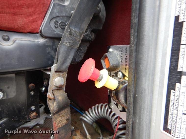 image for item EJ9925 1994 Peterbilt 377 wrecker truck