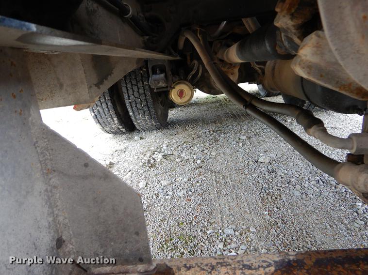 image for item EJ9925 1994 Peterbilt 377 wrecker truck