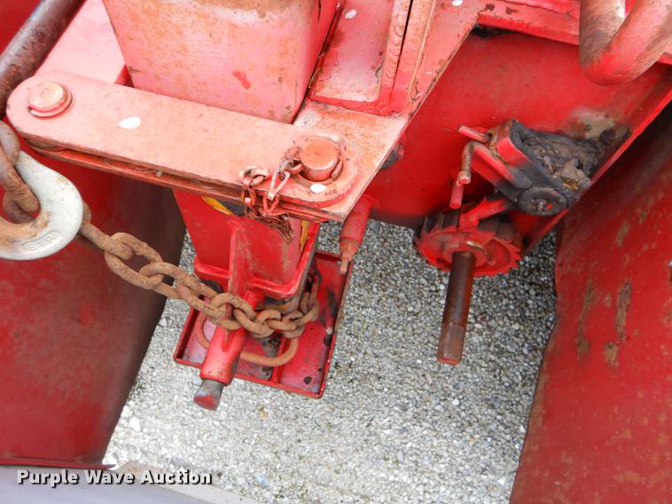 image for item EJ9925 1994 Peterbilt 377 wrecker truck