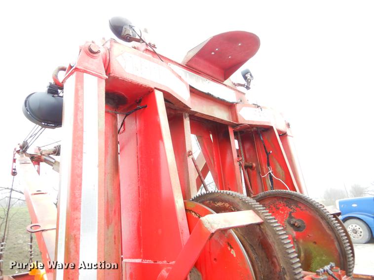 image for item EJ9925 1994 Peterbilt 377 wrecker truck