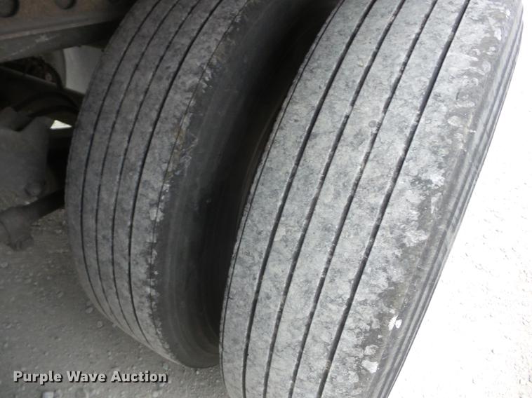 image for item K6280 Wabash dry van trailer