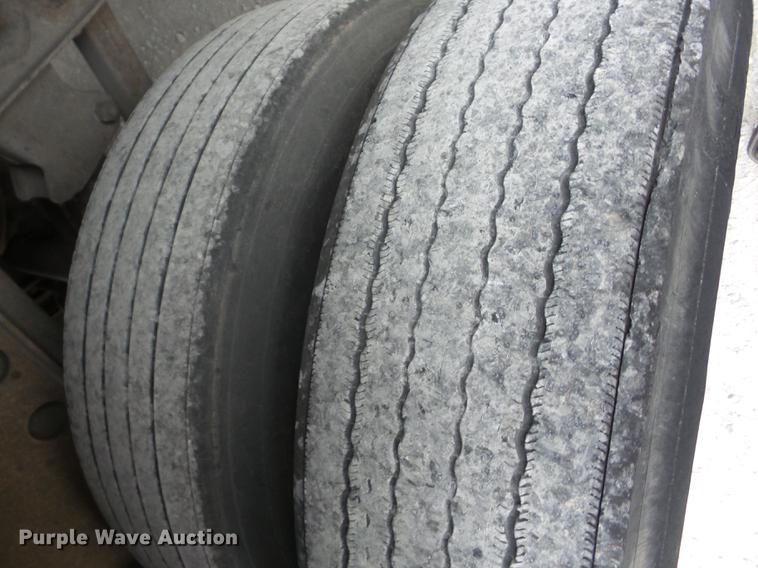 image for item K6280 Wabash dry van trailer