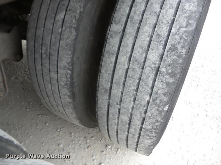 image for item K6280 Wabash dry van trailer