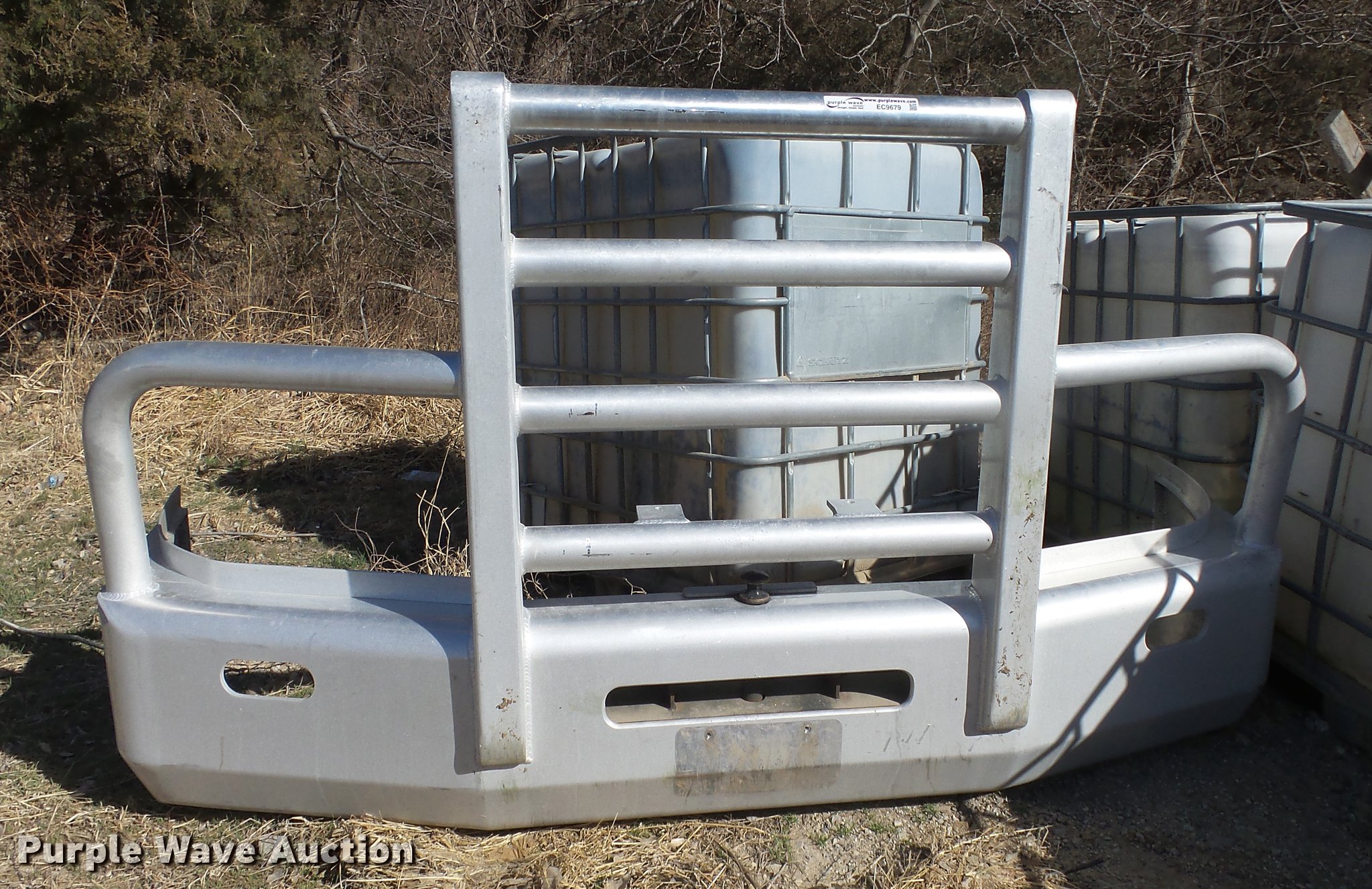 Herd aluminum grill guard in Lyons, KS Item EC9679 sold Purple Wave