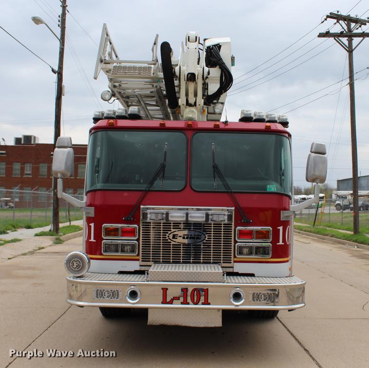 image for item BE9371 2000 E-one Cyclone II ladder fire truck