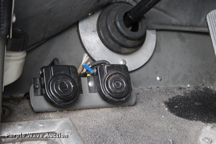 image for item BE9371 2000 E-one Cyclone II ladder fire truck