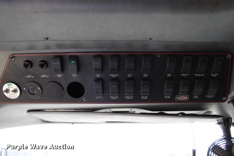 image for item BE9371 2000 E-one Cyclone II ladder fire truck