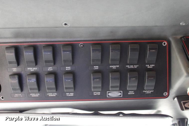 image for item BE9371 2000 E-one Cyclone II ladder fire truck