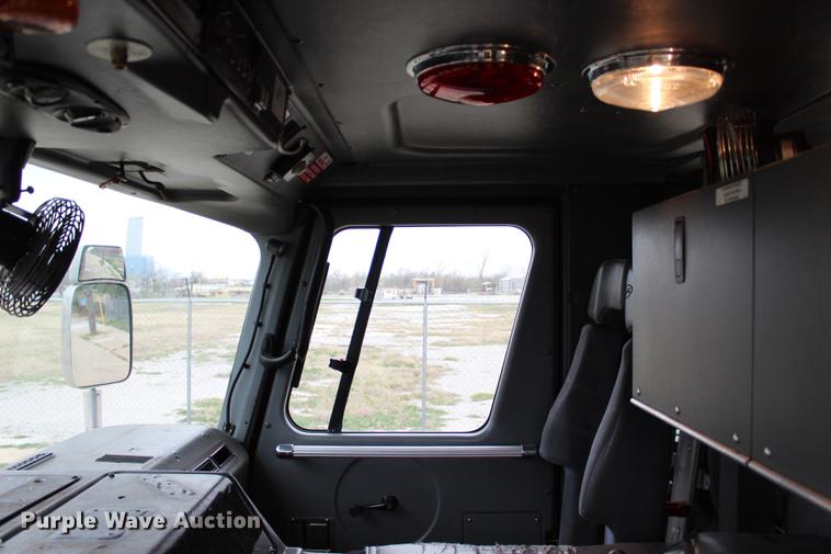 image for item BE9371 2000 E-one Cyclone II ladder fire truck