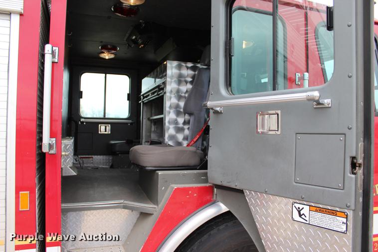 image for item BE9371 2000 E-one Cyclone II ladder fire truck