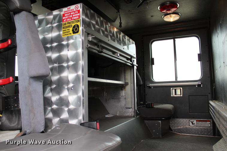 image for item BE9371 2000 E-one Cyclone II ladder fire truck