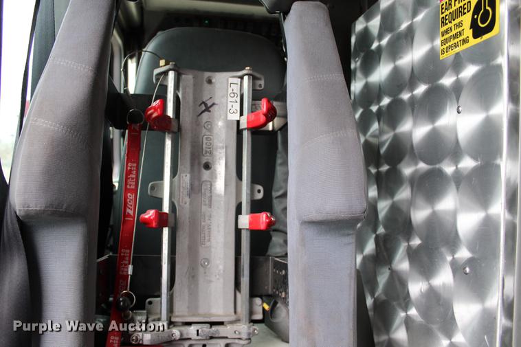 image for item BE9371 2000 E-one Cyclone II ladder fire truck