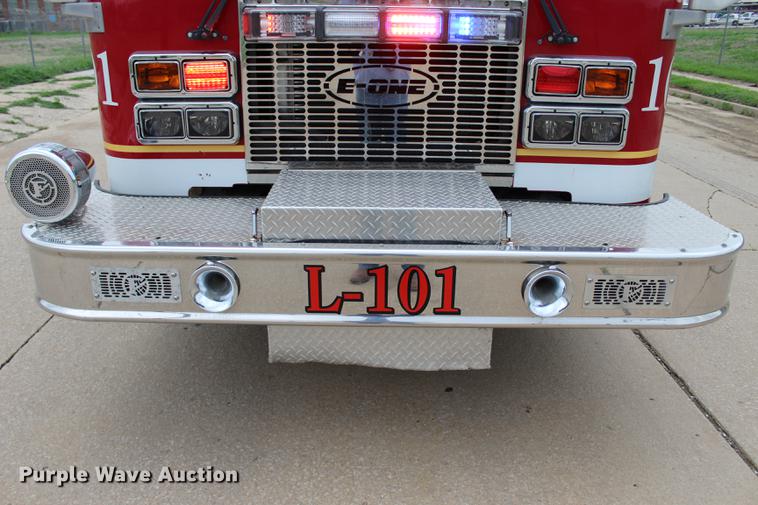 image for item BE9371 2000 E-one Cyclone II ladder fire truck