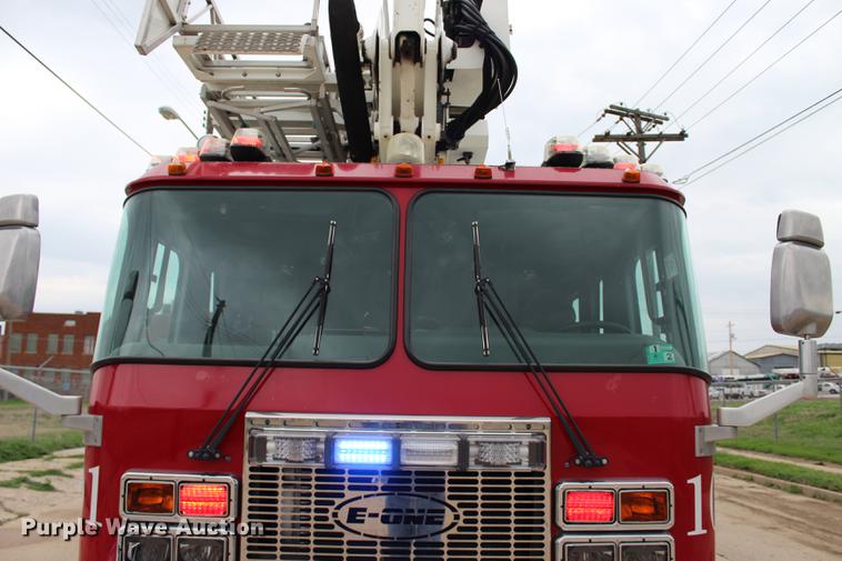 image for item BE9371 2000 E-one Cyclone II ladder fire truck