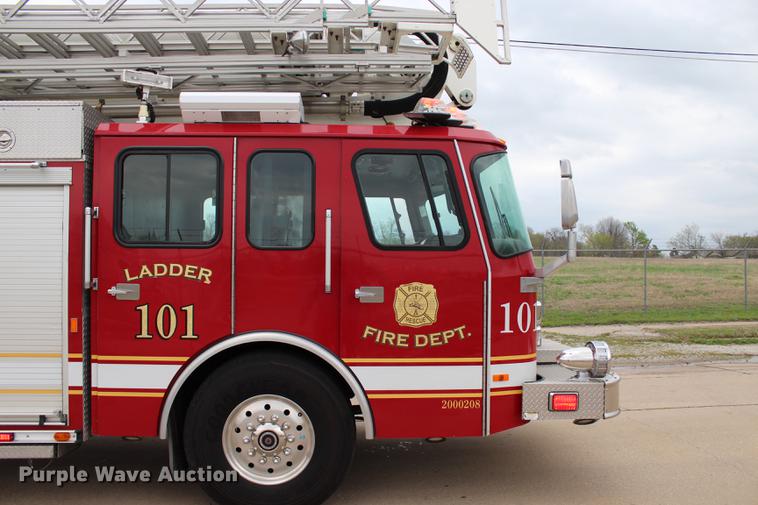 image for item BE9371 2000 E-one Cyclone II ladder fire truck
