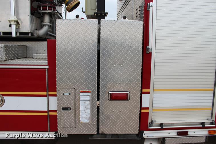 image for item BE9371 2000 E-one Cyclone II ladder fire truck