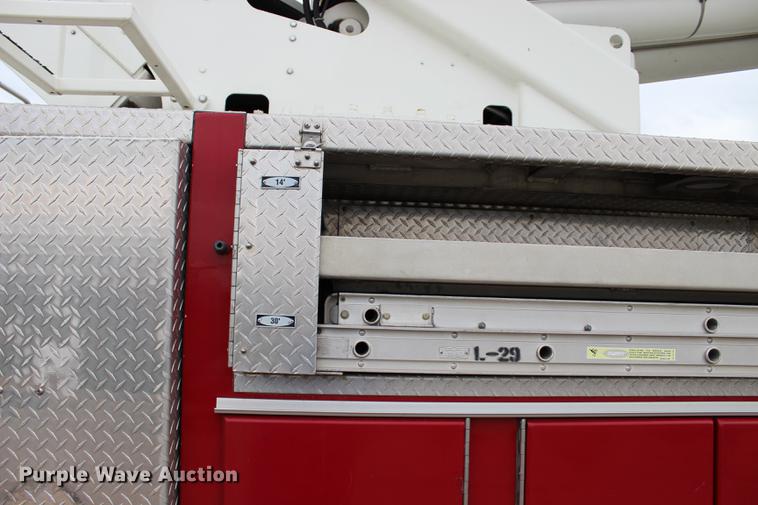 image for item BE9371 2000 E-one Cyclone II ladder fire truck