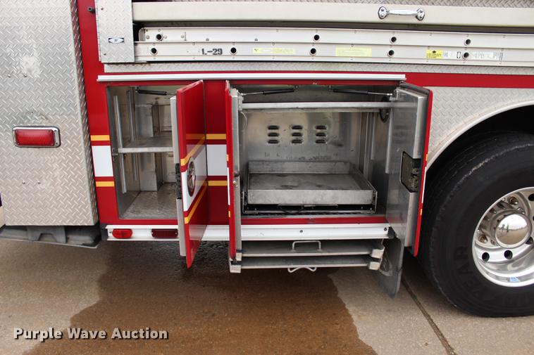 image for item BE9371 2000 E-one Cyclone II ladder fire truck