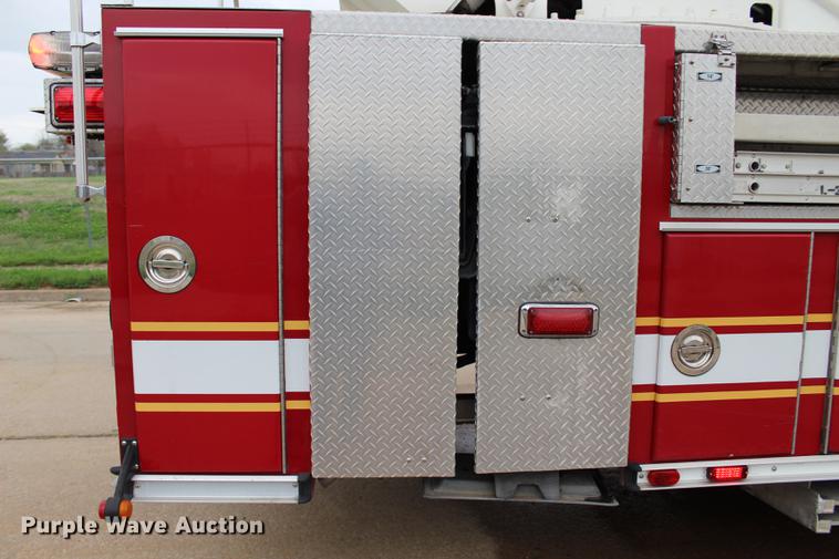 image for item BE9371 2000 E-one Cyclone II ladder fire truck