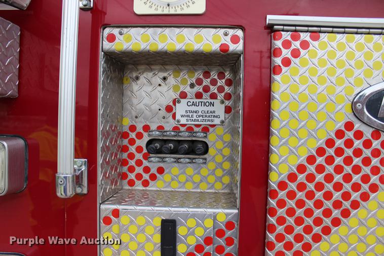 image for item BE9371 2000 E-one Cyclone II ladder fire truck