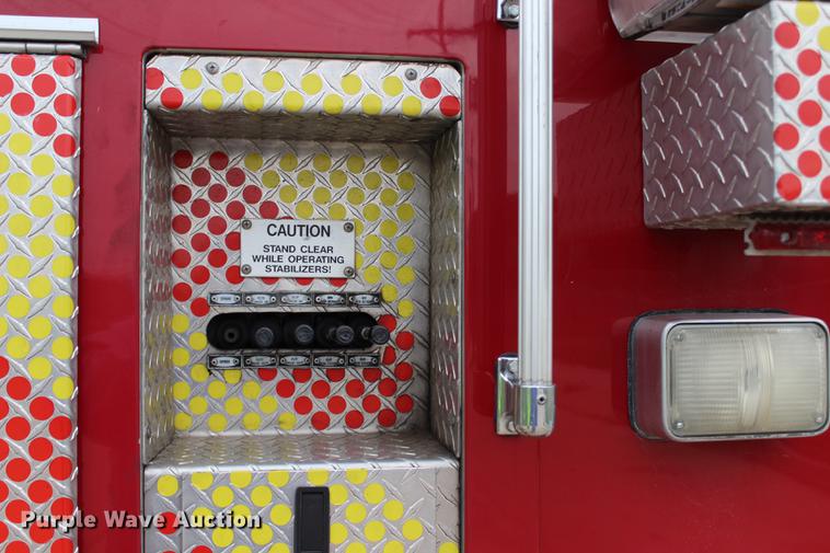 image for item BE9371 2000 E-one Cyclone II ladder fire truck