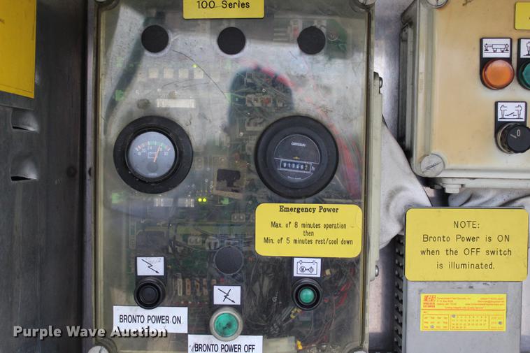 image for item BE9371 2000 E-one Cyclone II ladder fire truck