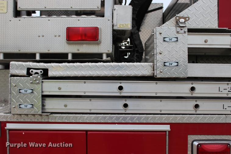 image for item BE9371 2000 E-one Cyclone II ladder fire truck