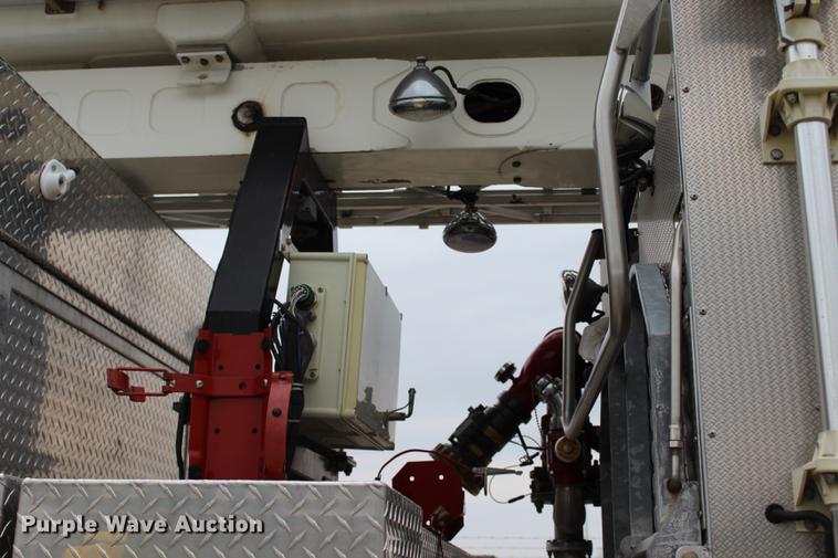 image for item BE9371 2000 E-one Cyclone II ladder fire truck