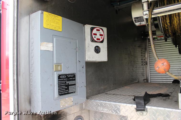 image for item BE9371 2000 E-one Cyclone II ladder fire truck