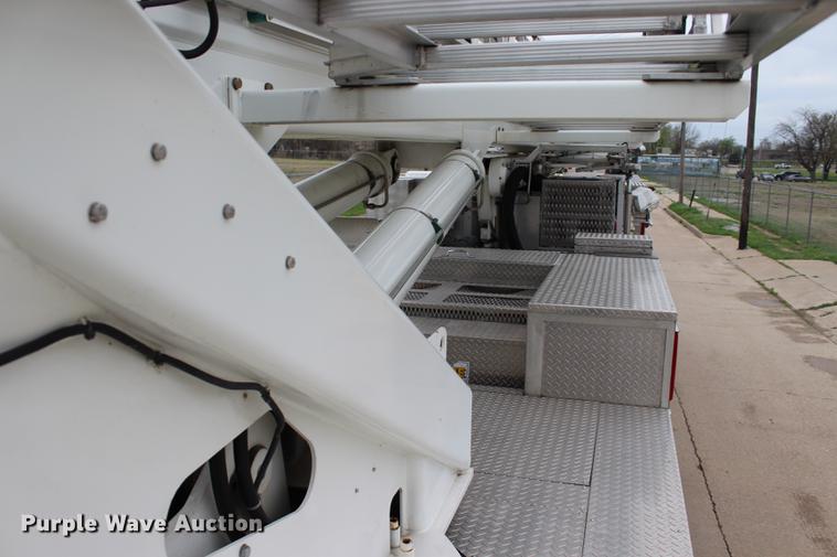 image for item BE9371 2000 E-one Cyclone II ladder fire truck