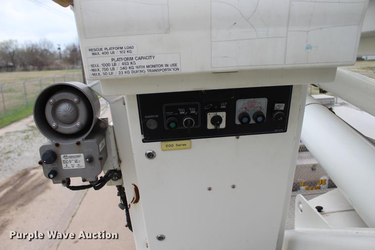 image for item BE9371 2000 E-one Cyclone II ladder fire truck