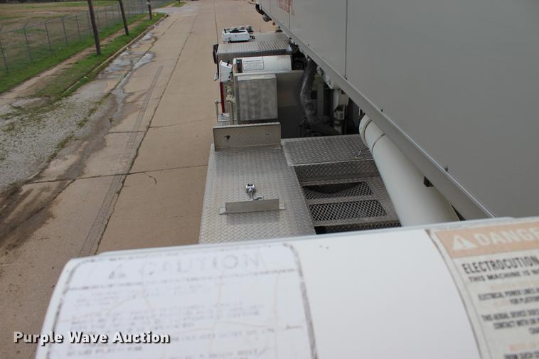 image for item BE9371 2000 E-one Cyclone II ladder fire truck