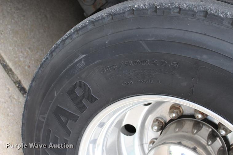 image for item BE9371 2000 E-one Cyclone II ladder fire truck