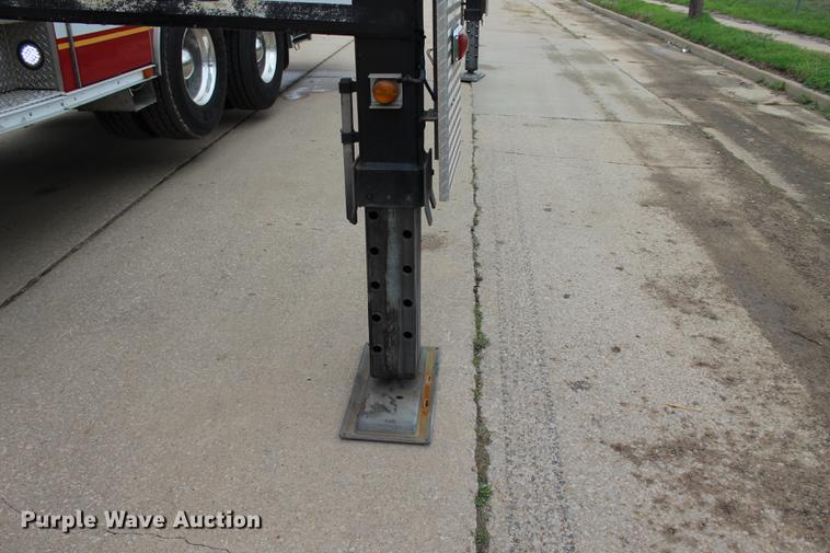 image for item BE9371 2000 E-one Cyclone II ladder fire truck