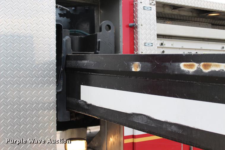 image for item BE9371 2000 E-one Cyclone II ladder fire truck