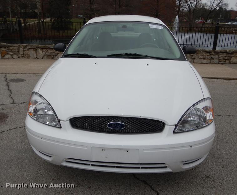 image for item DC0408 2006 Ford Taurus SE