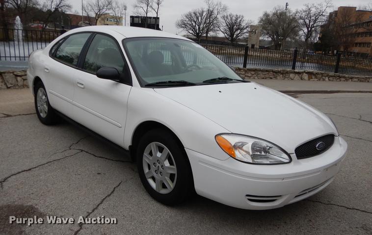 image for item DC0408 2006 Ford Taurus SE