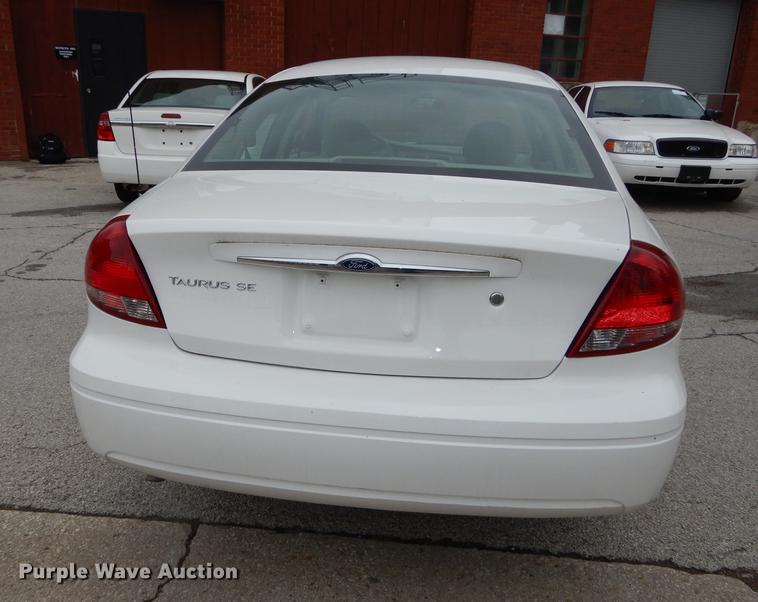 image for item DC0408 2006 Ford Taurus SE