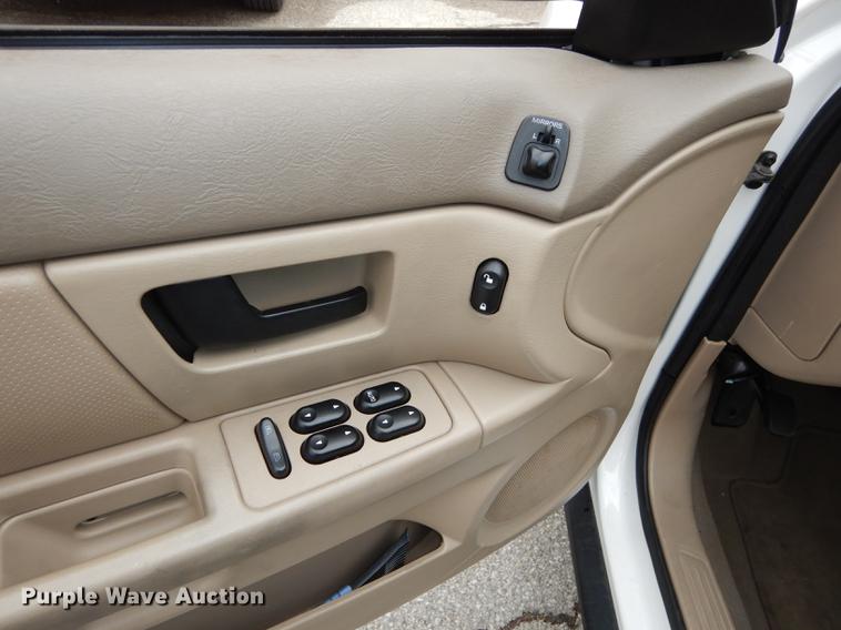 image for item DC0408 2006 Ford Taurus SE