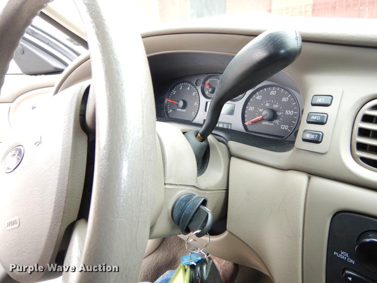 image for item DC0408 2006 Ford Taurus SE