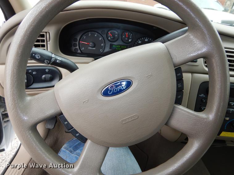 image for item DC0408 2006 Ford Taurus SE