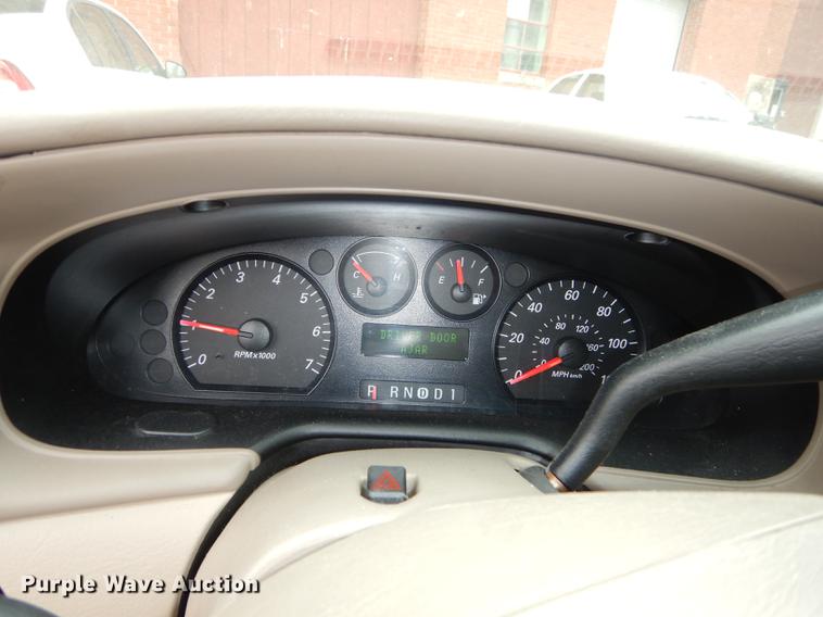 image for item DC0408 2006 Ford Taurus SE