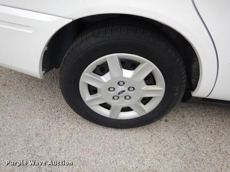 image for item DC0408 2006 Ford Taurus SE