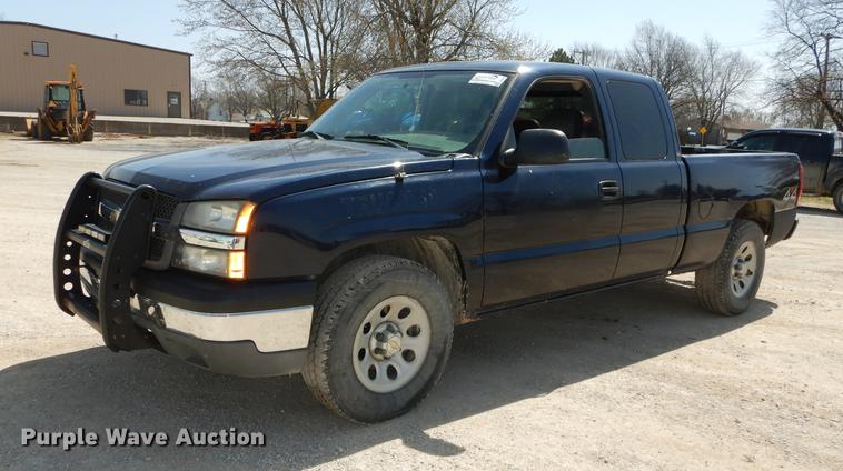 image for item DC0436 2005 Chevrolet Silverado 1500 Ext. Cab pickup truck